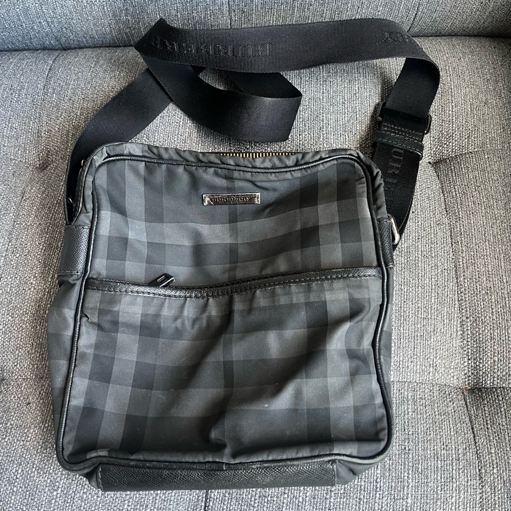 Burberry Black Plaid Men's Travel Crossbody Bag